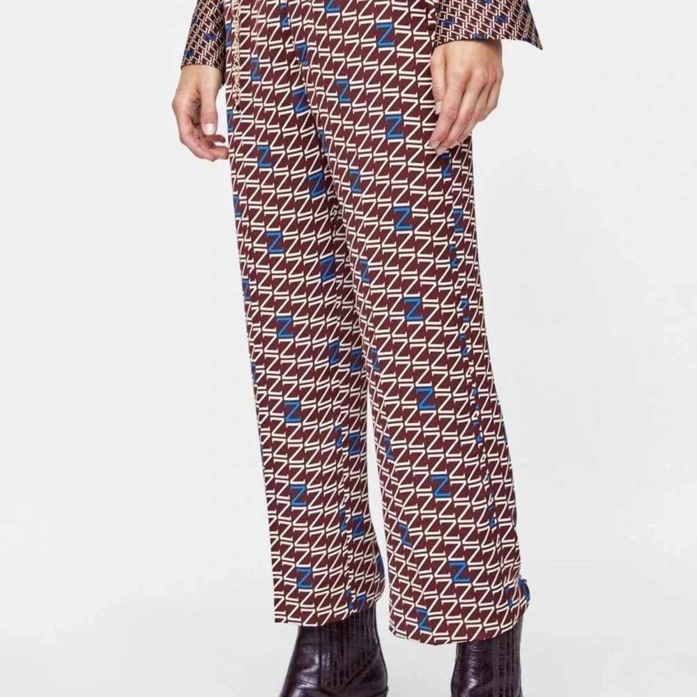 NWT ZARA All Over Z Logo Cropped Pants size L